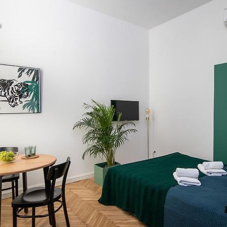 Barbacan Suites - Old Town Apartments - By Upstairs Krasków Εξωτερικό φωτογραφία