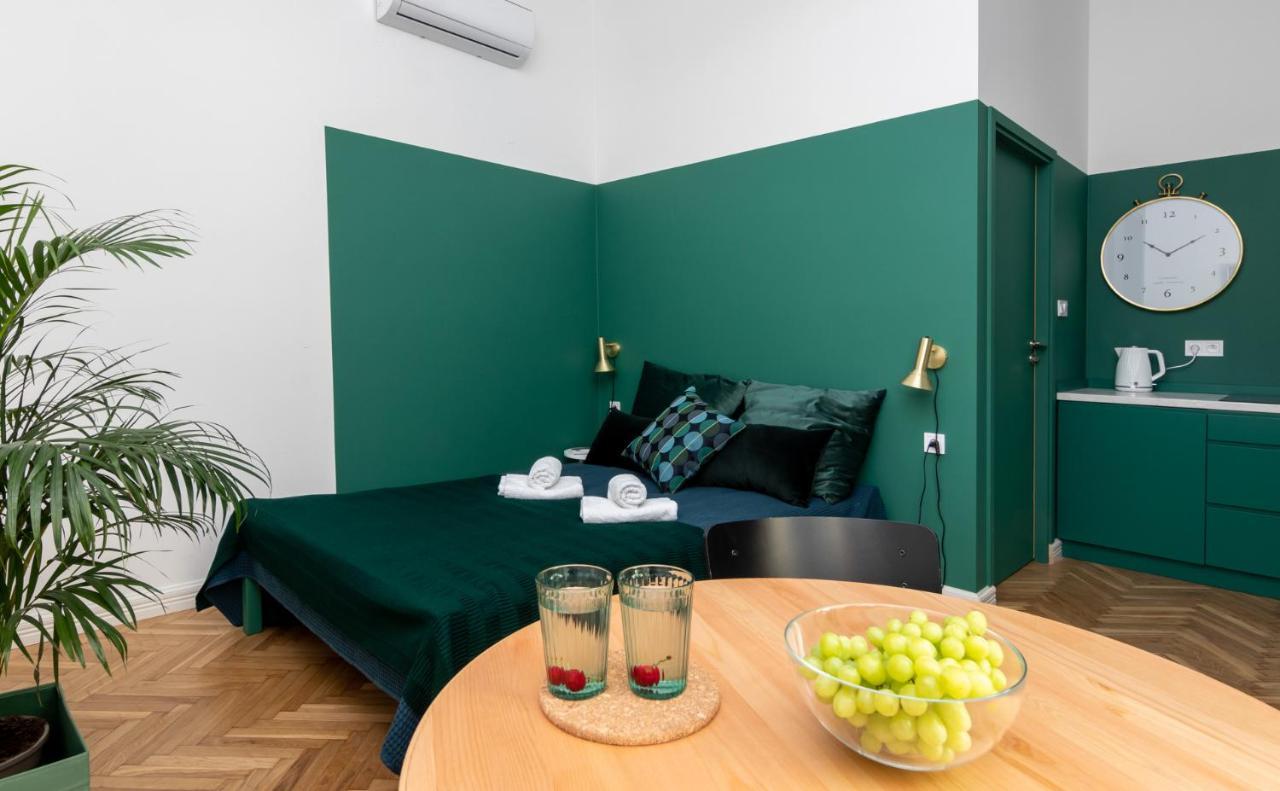 Barbacan Suites - Old Town Apartments - By Upstairs Krasków Εξωτερικό φωτογραφία
