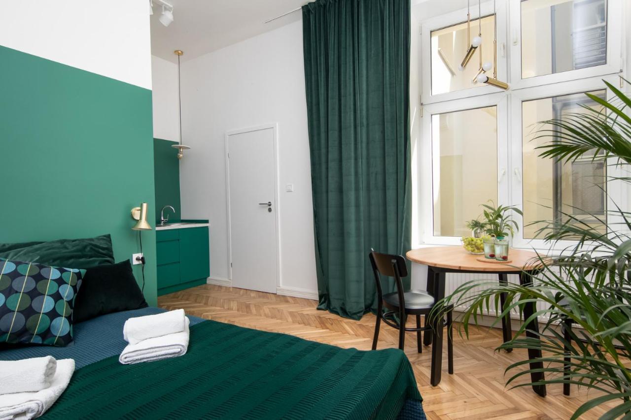 Barbacan Suites - Old Town Apartments - By Upstairs Krasków Εξωτερικό φωτογραφία